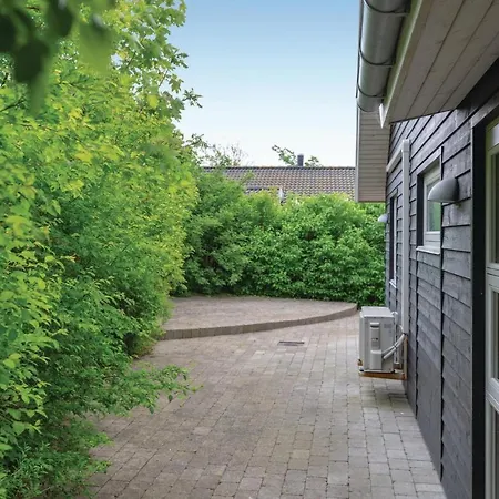 Two-bedroom Holiday In *